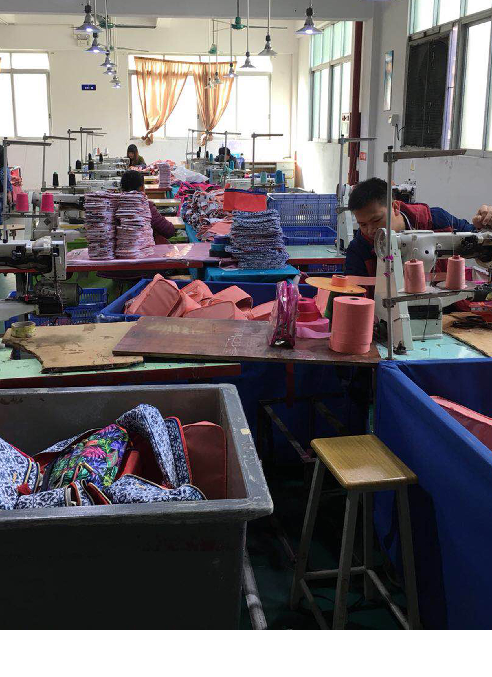 正扬手袋公司车间一角